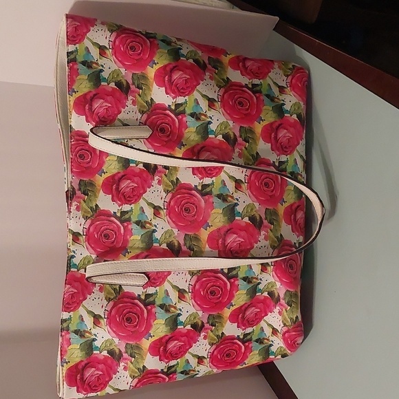NWT JUICY COUTURE RED ROSES FLORAL TOTE - Picture 4 of 13